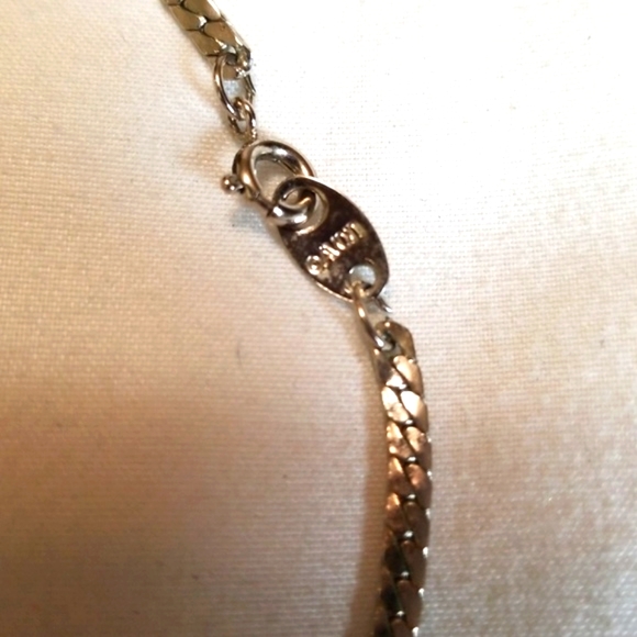 Avon Silver Etched Heart Necklace - Picture 7 of 7
